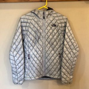 Northface thermoball coat silver/purple small